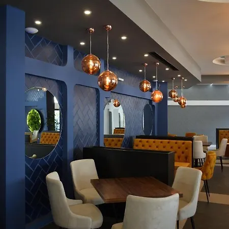 Prenociste Srebrno Jezero Hotel *