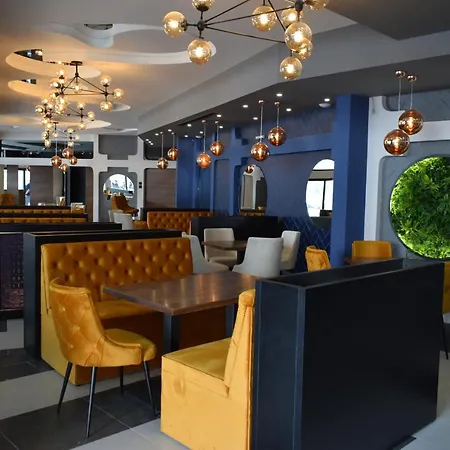 Prenociste Srebrno Jezero *