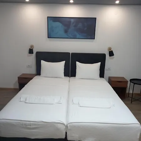 Hotel Prenociste Srebrno Jezero *