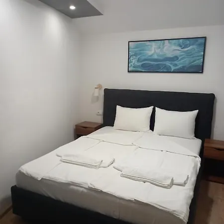 Prenociste Srebrno Jezero * Veliko Gradište