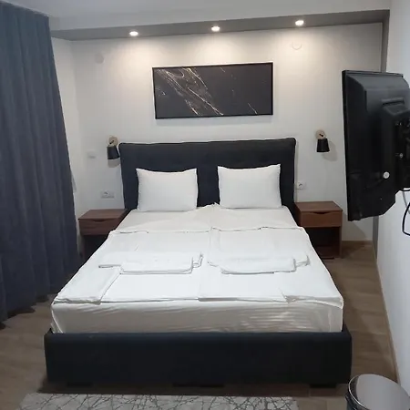 Prenociste Srebrno Jezero Hotel