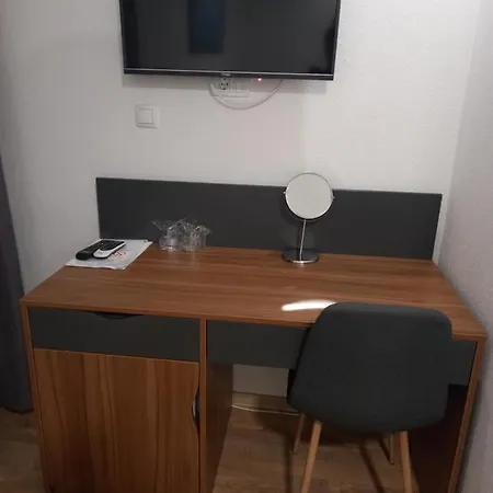 Prenociste Srebrno Jezero * Veliko Gradište