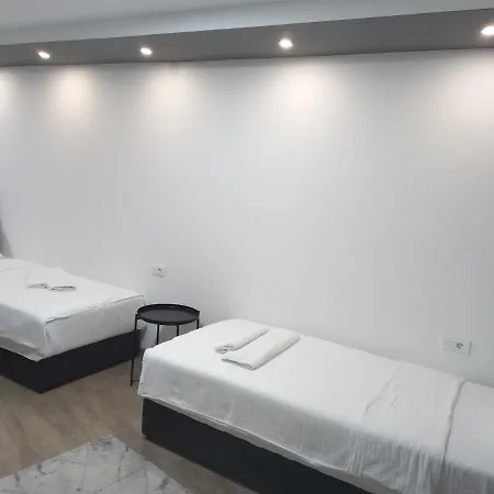 Prenociste Srebrno Jezero