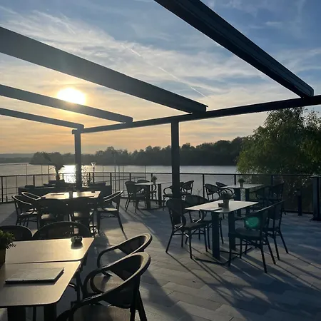 Prenociste Srebrno Jezero * Veliko Gradište