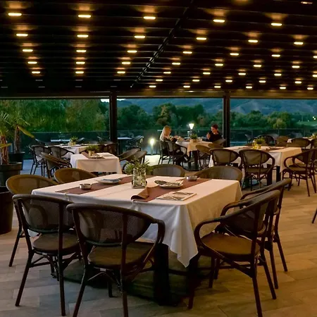 Prenociste Srebrno Jezero Hotel *