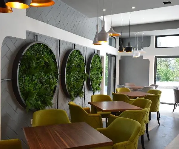 Prenociste Srebrno Jezero * Veliko Gradište