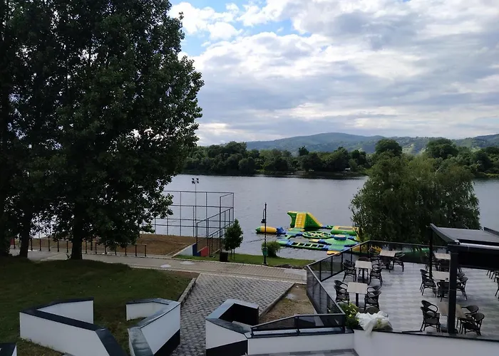 Prenociste Srebrno Jezero *