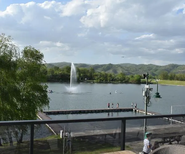 Prenociste Srebrno Jezero * Veliko Gradište