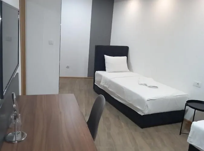 Hotel Prenociste Srebrno Jezero *