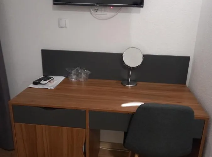 Prenociste Srebrno Jezero * Veliko Gradište