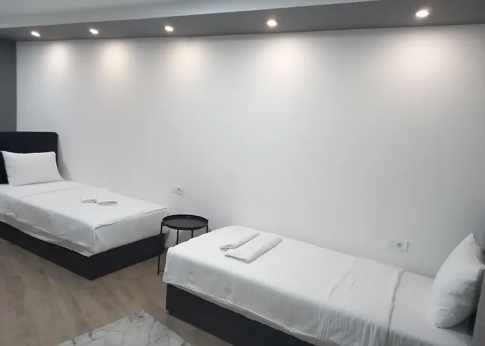 Prenociste Srebrno Jezero